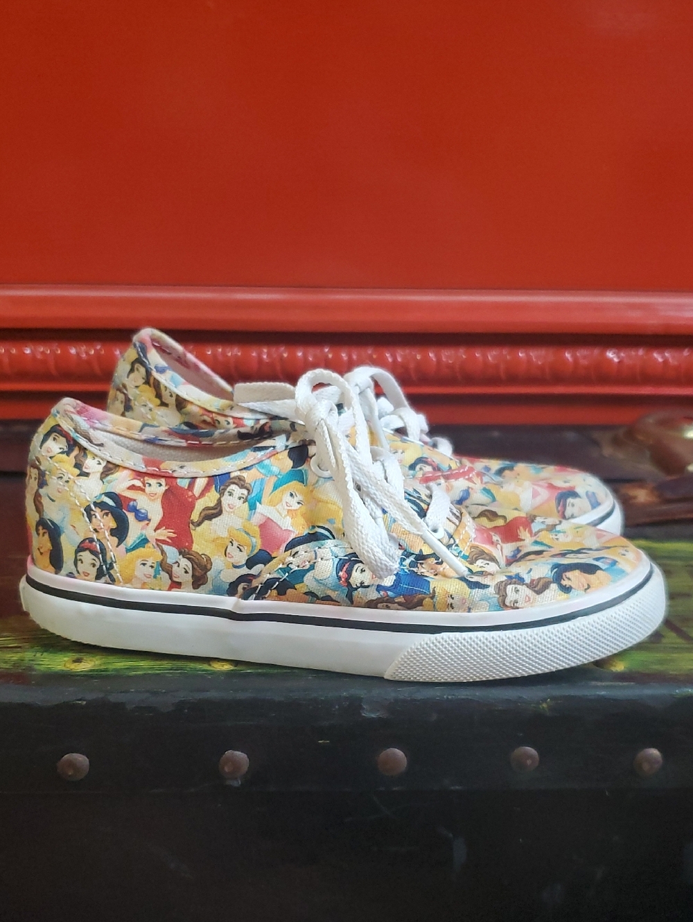 Vans Kids Canvas Sneakers with Multicolor Disney Princess Print Size 10